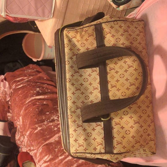 Louis Vuitton Josephine cherry lin - Picture 2 of 7